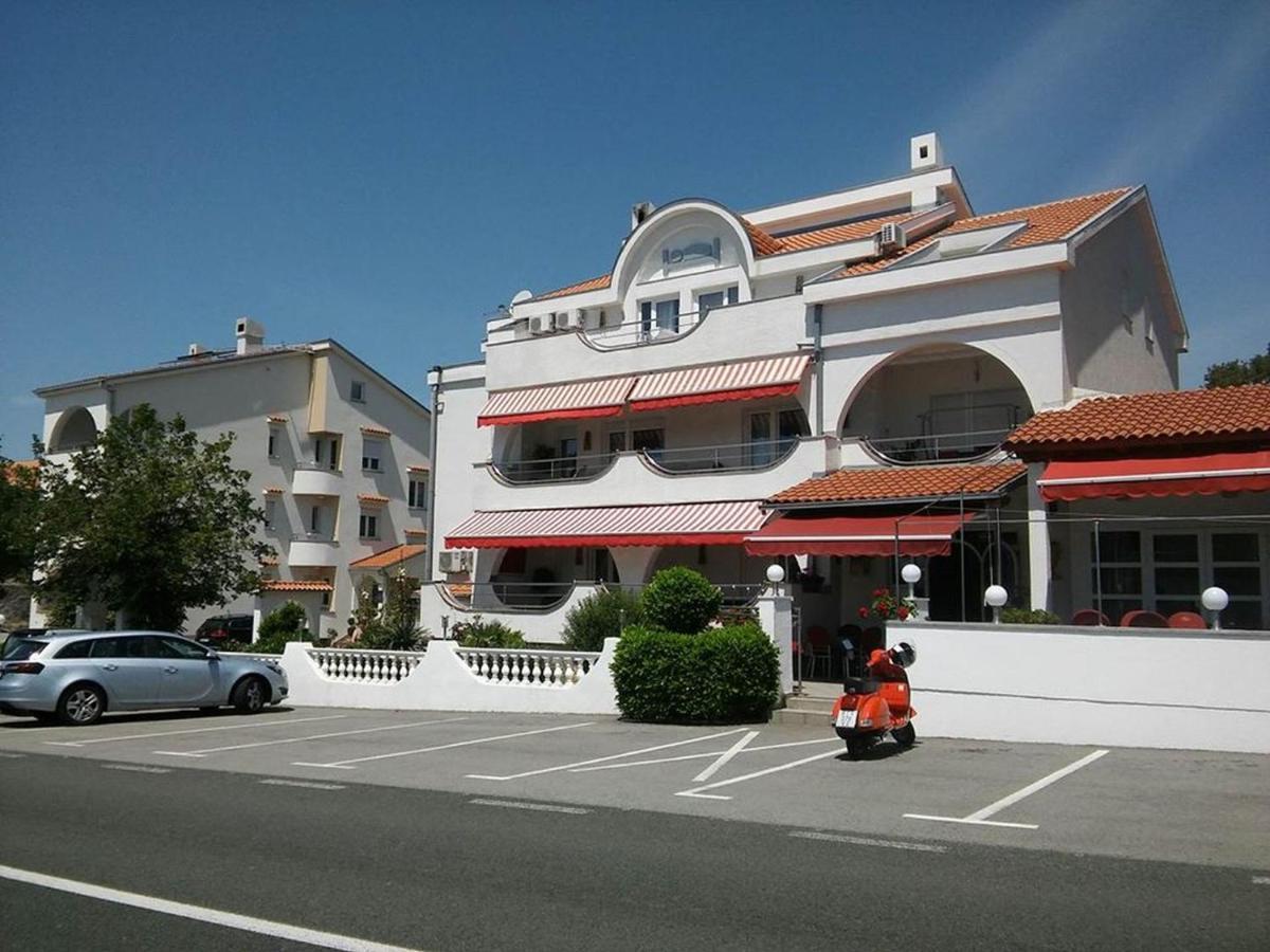 Garfild 1 Guest House Novi Vinodolski Εξωτερικό φωτογραφία